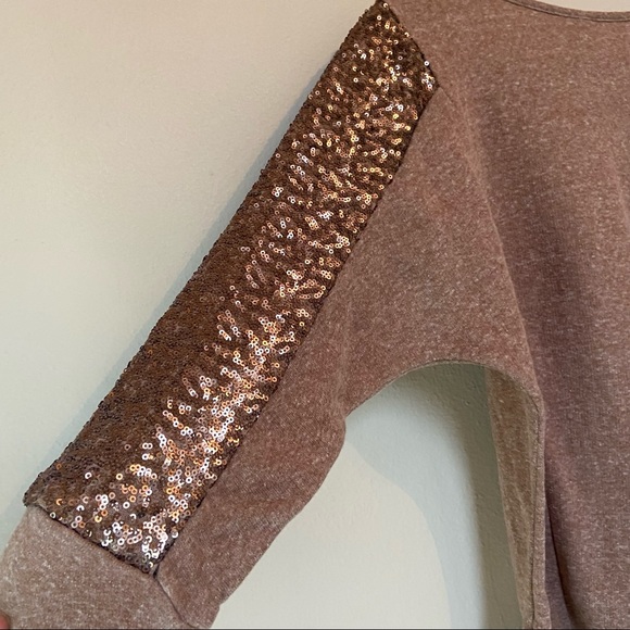 BNWOT Xhilaration high low sequined sweater SZ-M - Picture 4 of 6